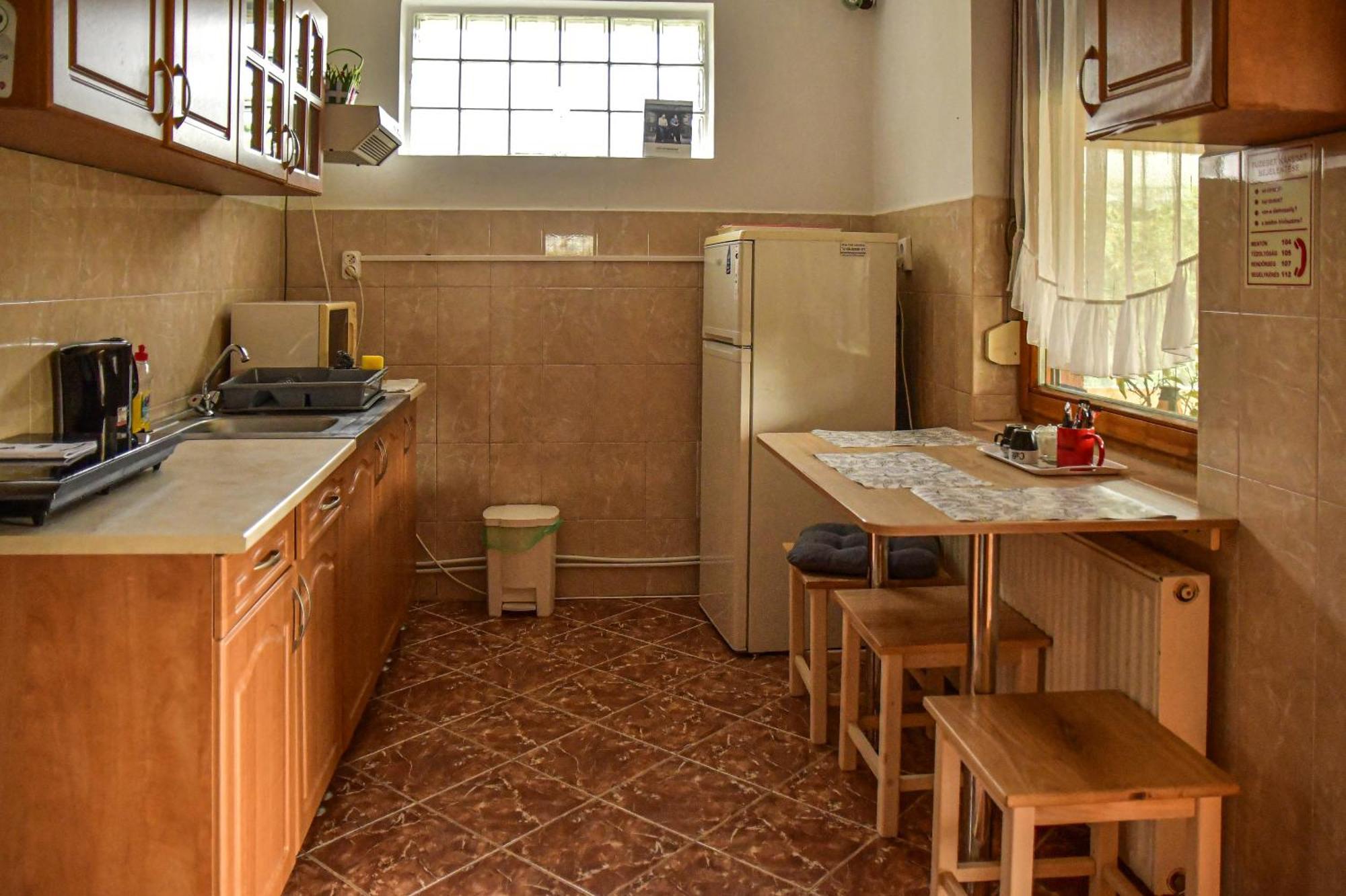 Klara Apartman Сентеш Екстериор снимка
