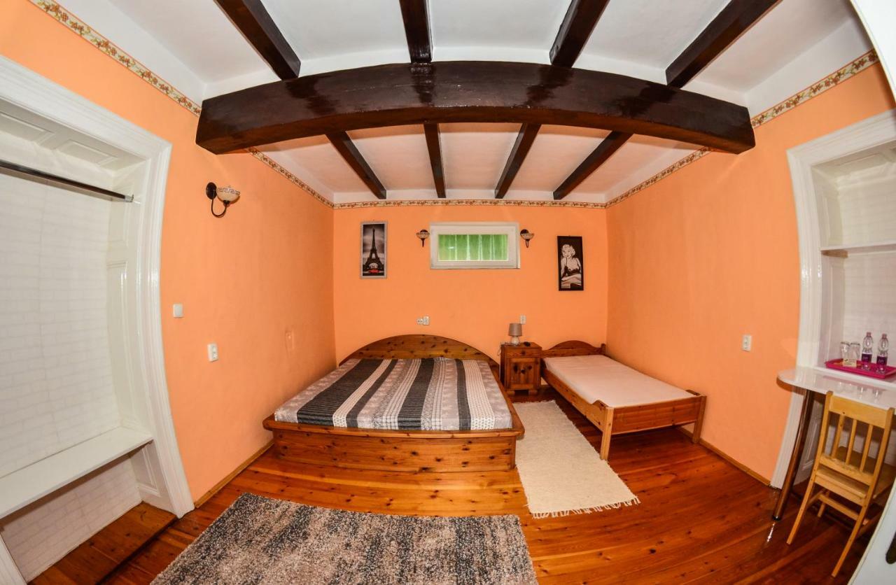 Klara Apartman Сентеш Екстериор снимка