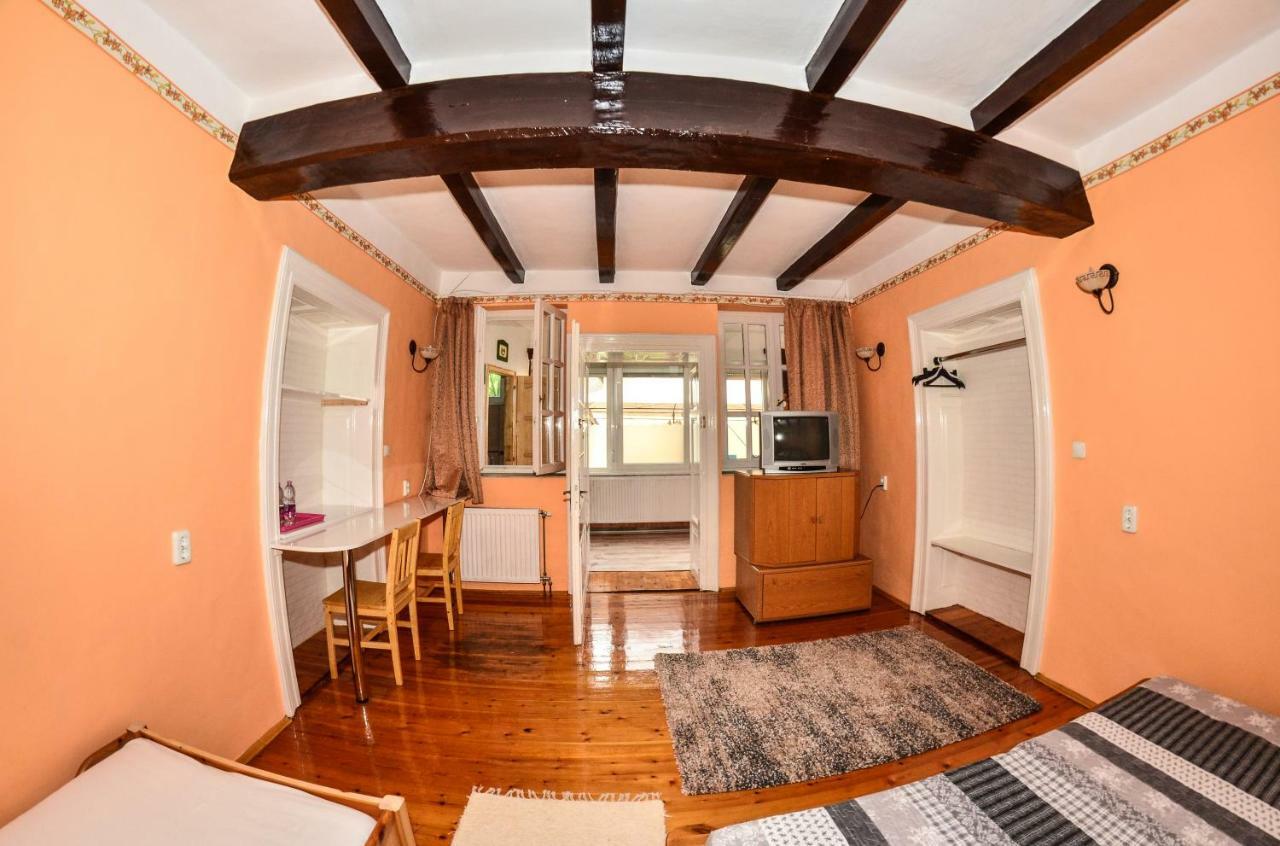 Klara Apartman Сентеш Екстериор снимка