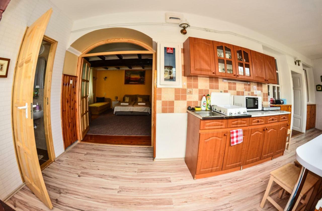 Klara Apartman Сентеш Екстериор снимка