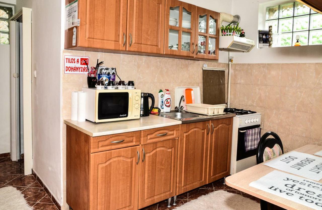 Klara Apartman Сентеш Екстериор снимка